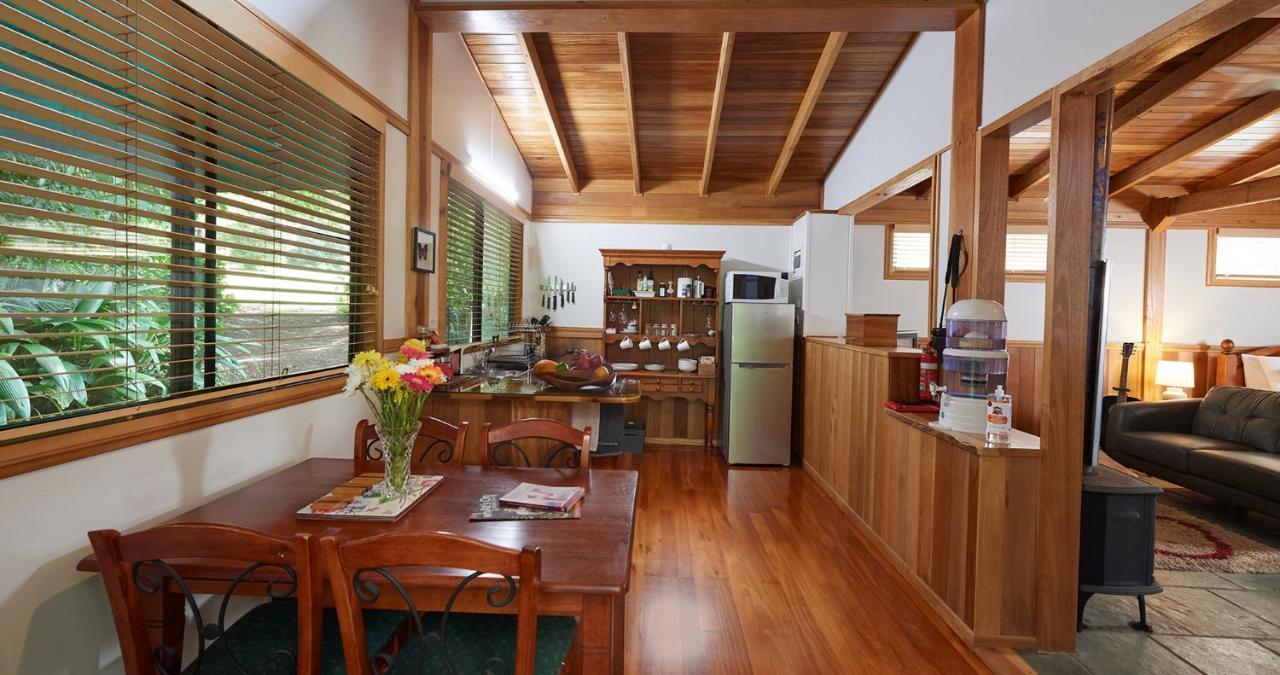 Sharlynn By The River Malanda Exterior photo